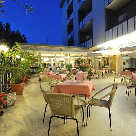 Hotel Miramare Et De La Ville Rimini Ngoại thất bức ảnh