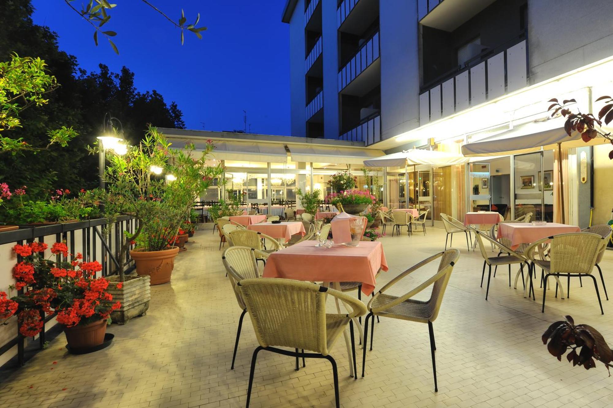 Hotel Miramare Et De La Ville Rimini Ngoại thất bức ảnh