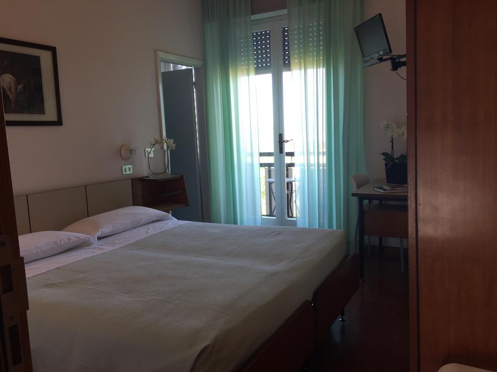 Hotel Miramare Et De La Ville Rimini Ngoại thất bức ảnh