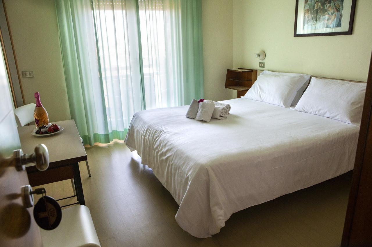 Hotel Miramare Et De La Ville Rimini Ngoại thất bức ảnh