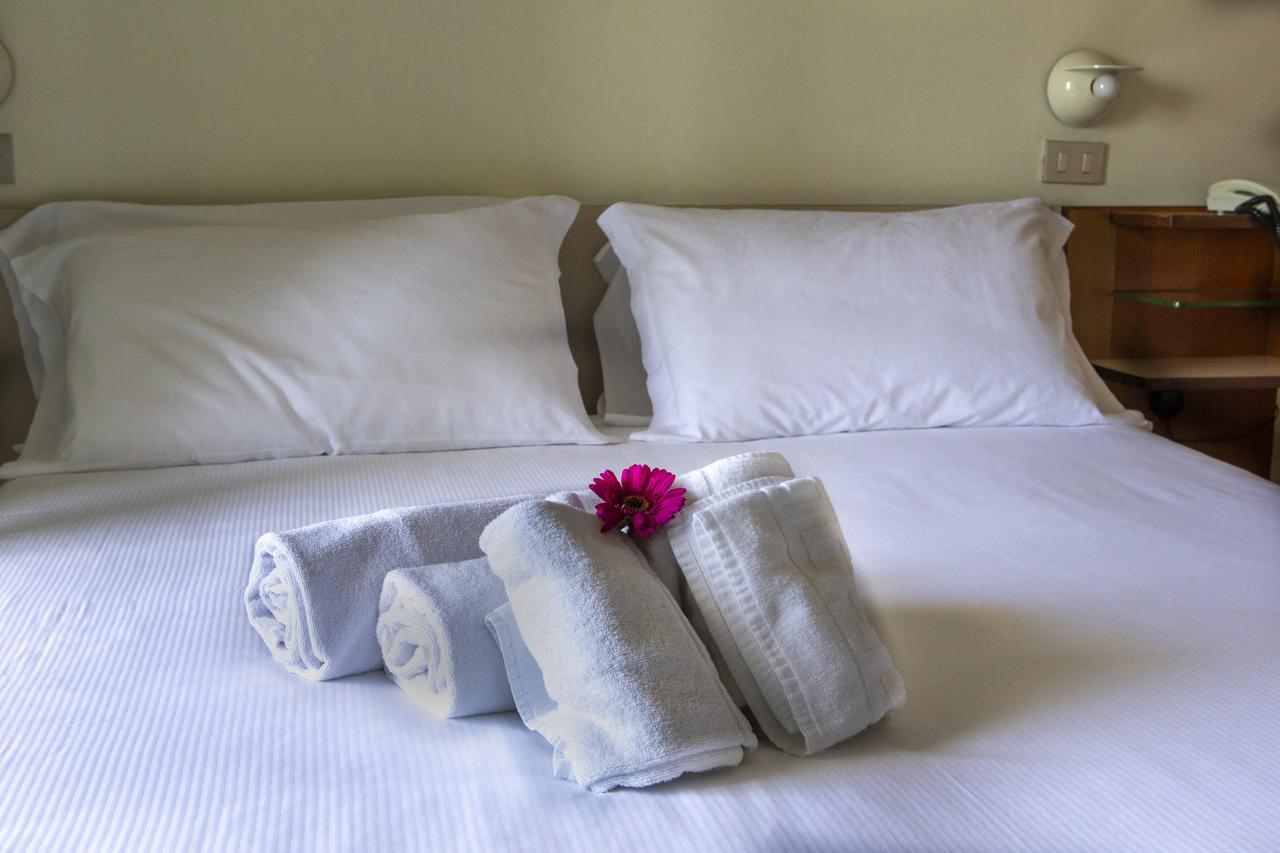 Hotel Miramare Et De La Ville Rimini Ngoại thất bức ảnh